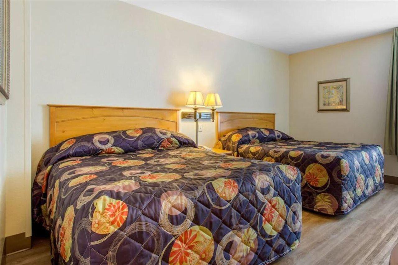 Rodeway Inn & Suites Near Outlet Mall - Asheville Zewnętrze zdjęcie