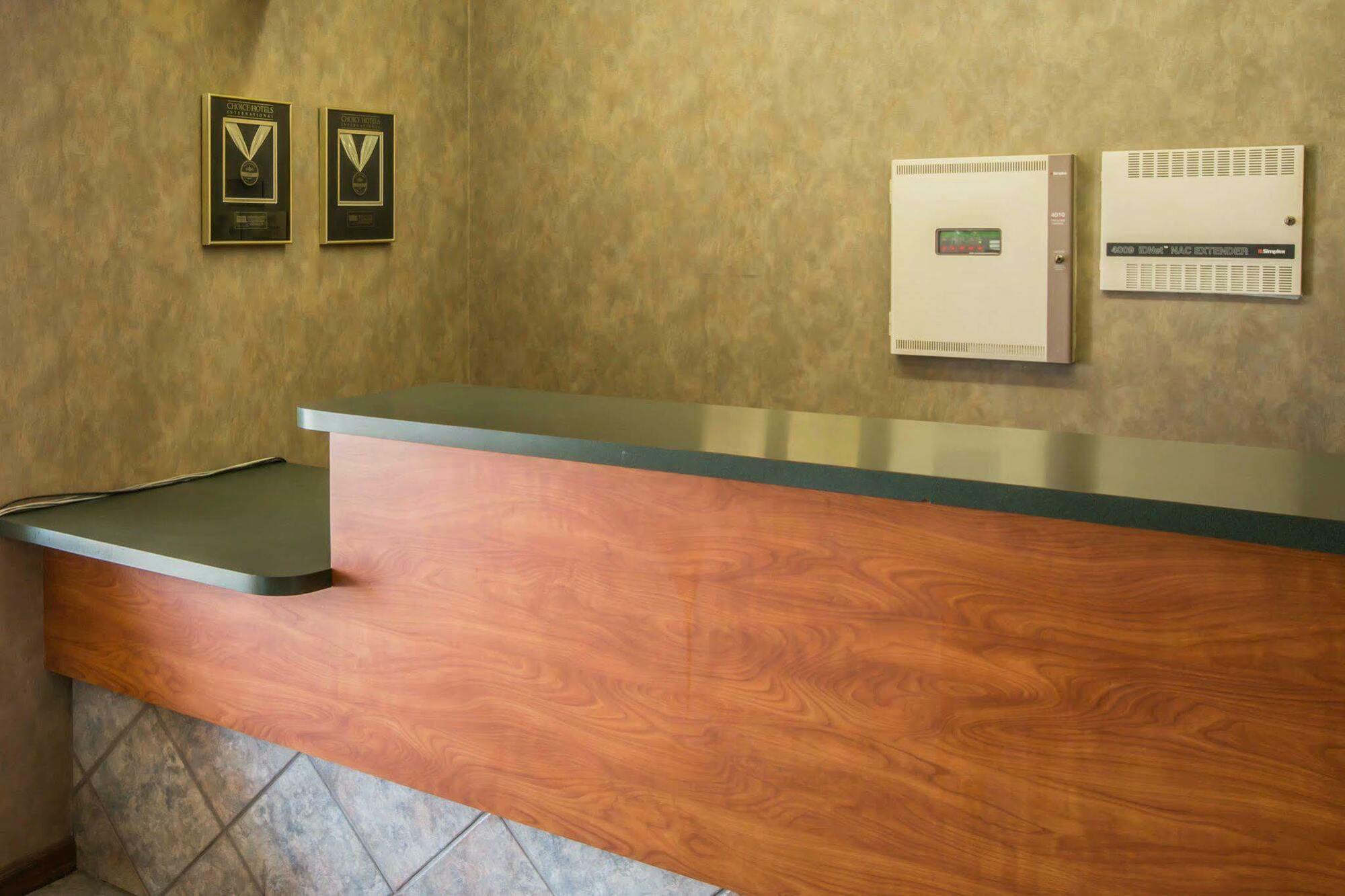 Rodeway Inn & Suites Near Outlet Mall - Asheville Zewnętrze zdjęcie