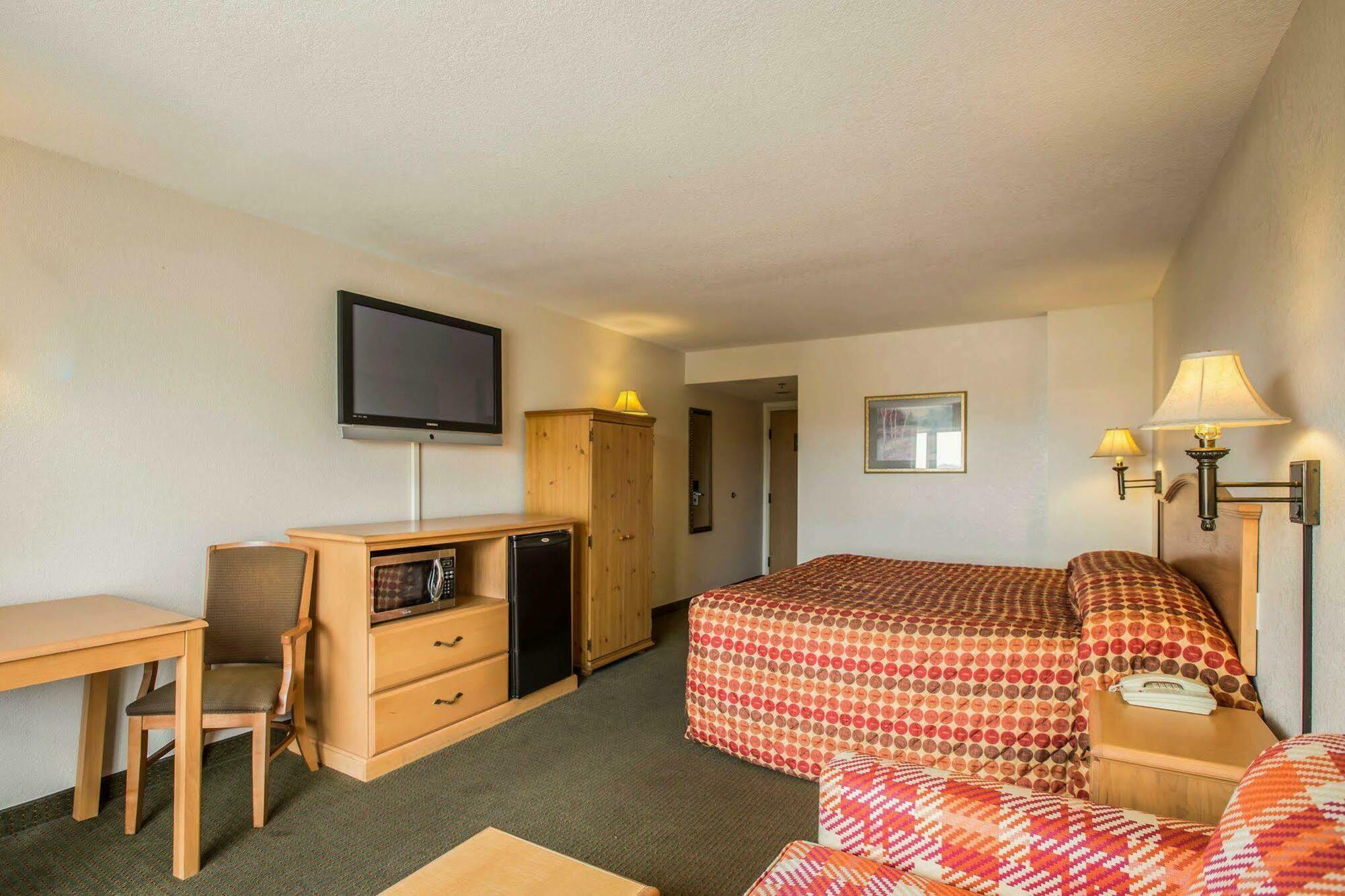 Rodeway Inn & Suites Near Outlet Mall - Asheville Zewnętrze zdjęcie
