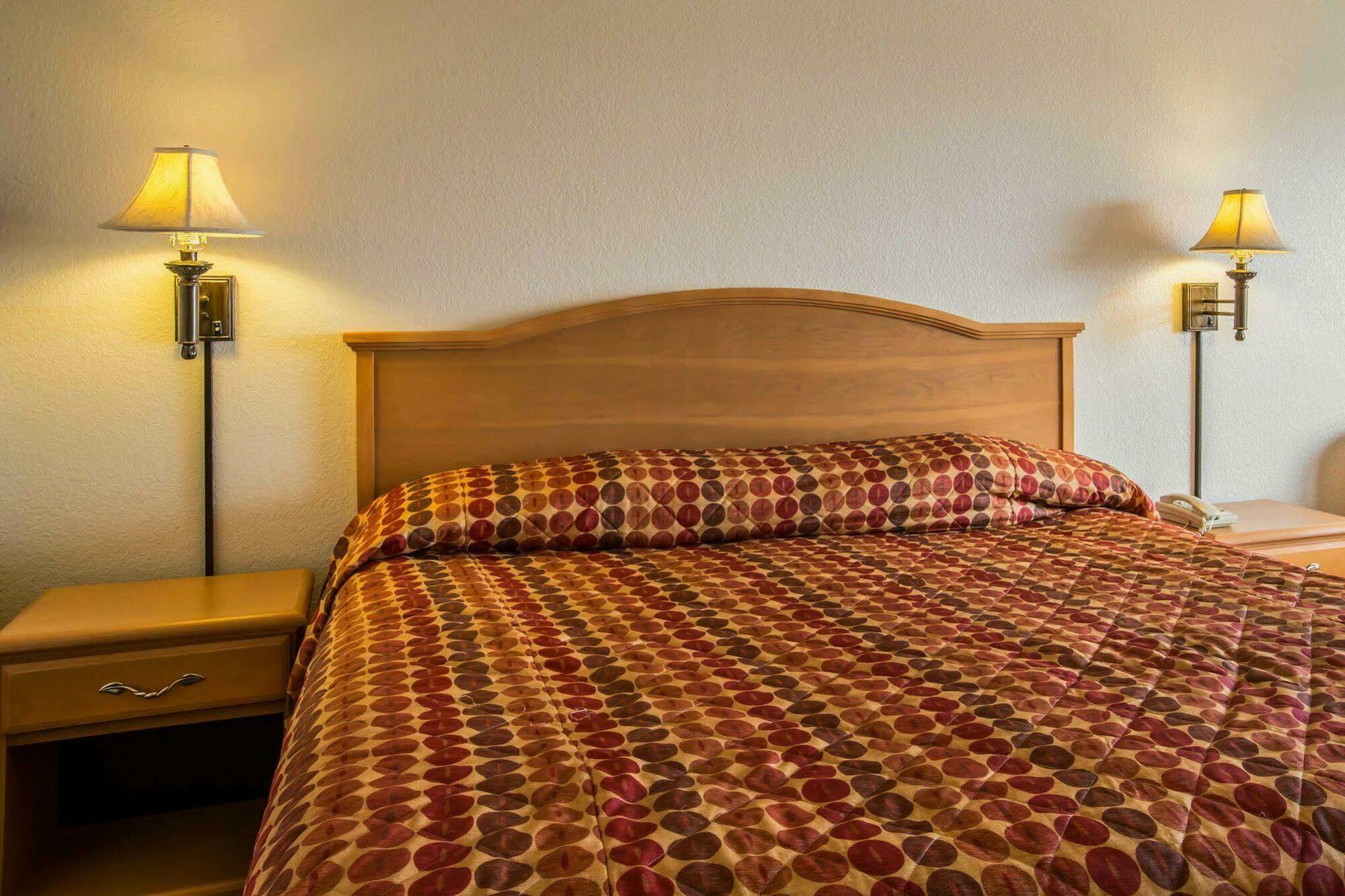 Rodeway Inn & Suites Near Outlet Mall - Asheville Zewnętrze zdjęcie