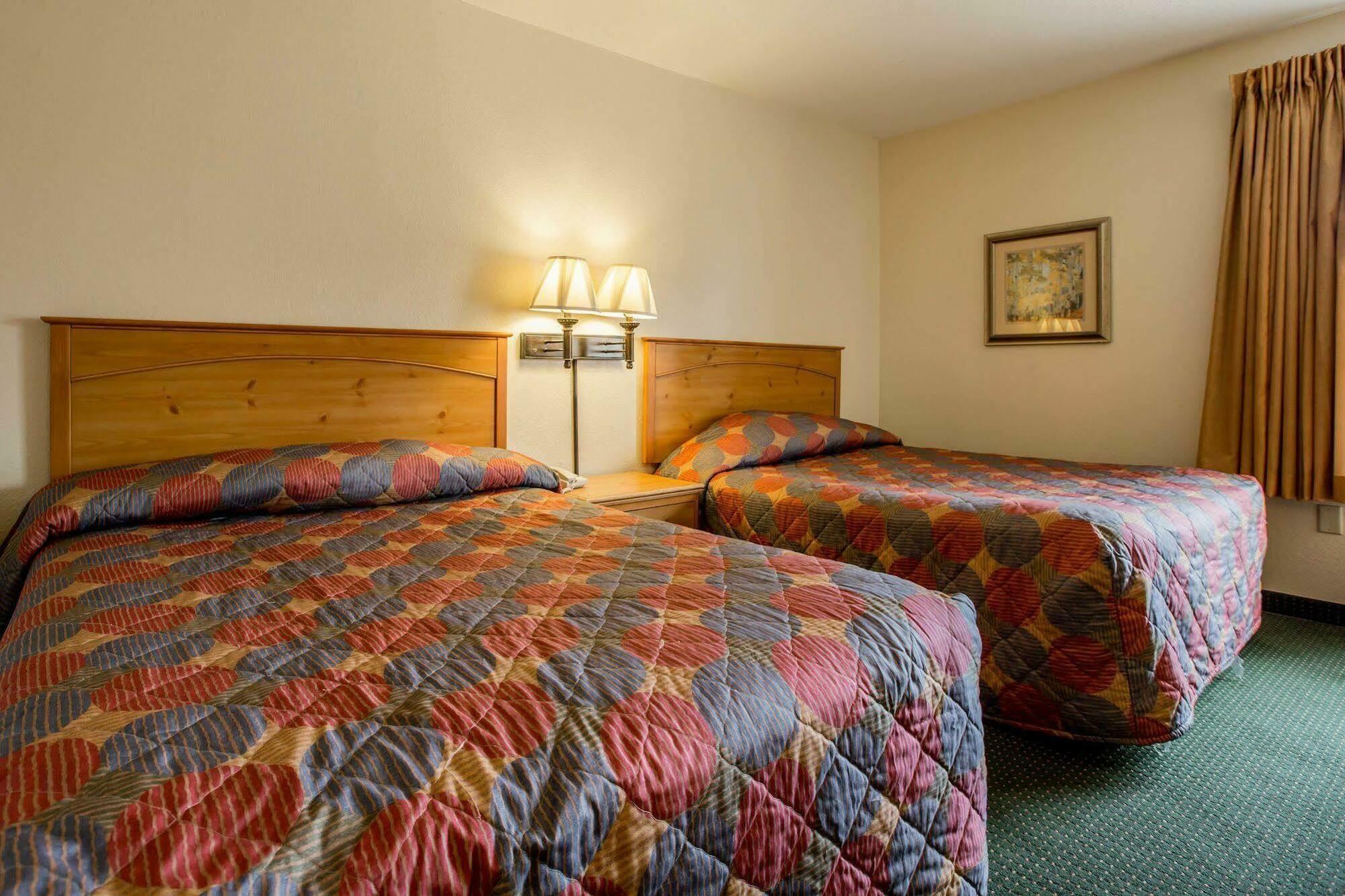 Rodeway Inn & Suites Near Outlet Mall - Asheville Zewnętrze zdjęcie